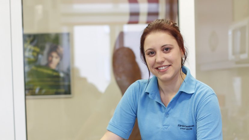 Teilnehmerin im Berufsvorbereitungsjahr BVJ Teilnehmerin des Berufsvorbereitungsjahrs in Arbeitssituation