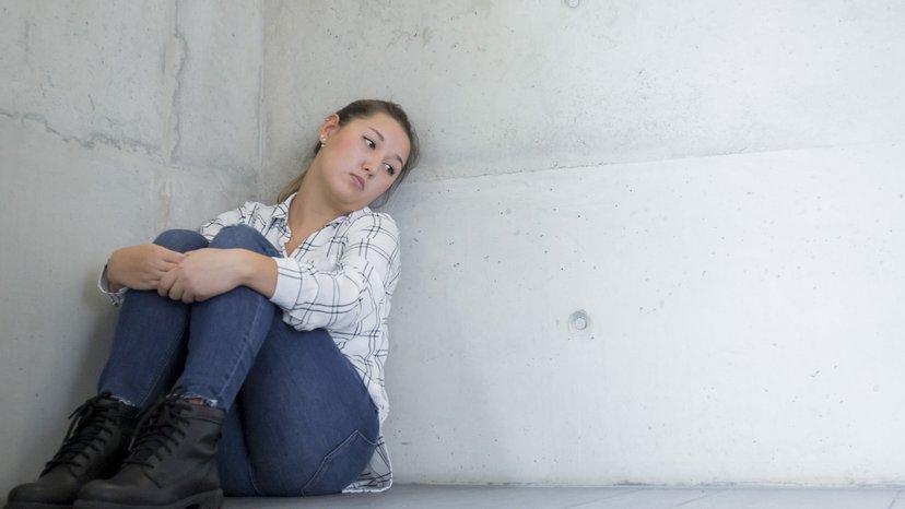 Fachstelle gegen Sexuelle Gewalt für junge Menschen Jugendliche erhält Hilfestellung bei der Fachstelle gegen sexuelle Gewalt